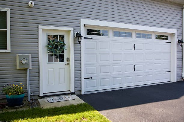 24/7 Emergency Garage Door Roller Replacement experts in Douglas, MI